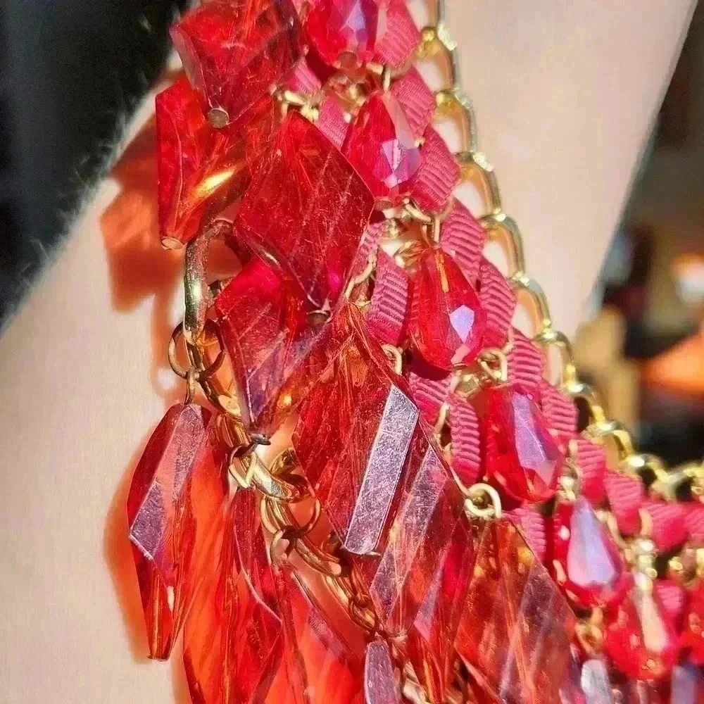 Glass Beaded Faceted Goldtone Choker Bib‎ Red